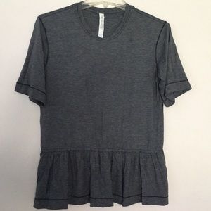 EUC size 6 Lululemon shirt